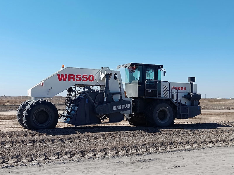 (中国)首页设备在吉林中交三公局松通高速