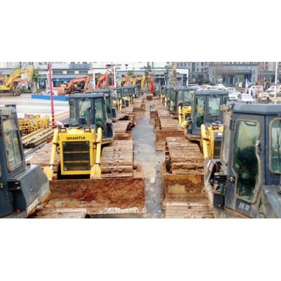 武汉雷神山应急医院火速开工：推土机10台就位